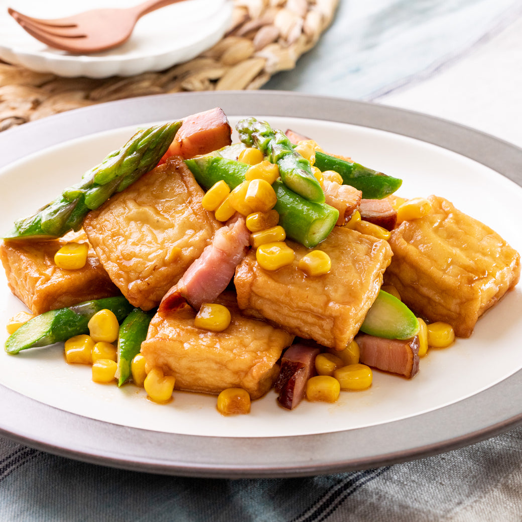 ふわっとひとくち揚げかまとアスパラベーコンのバターしょうゆソテー