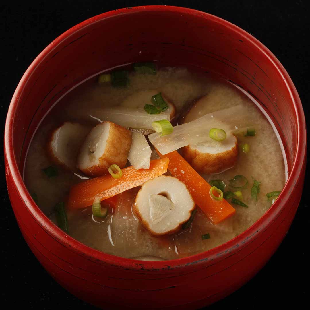 伝統 鱧入ごぼう巻の具だくさん味噌汁